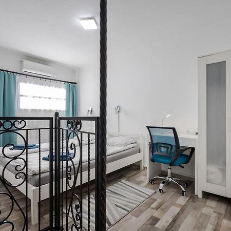 Bpr Simply Azure Apartment ブダペスト エクステリア 写真