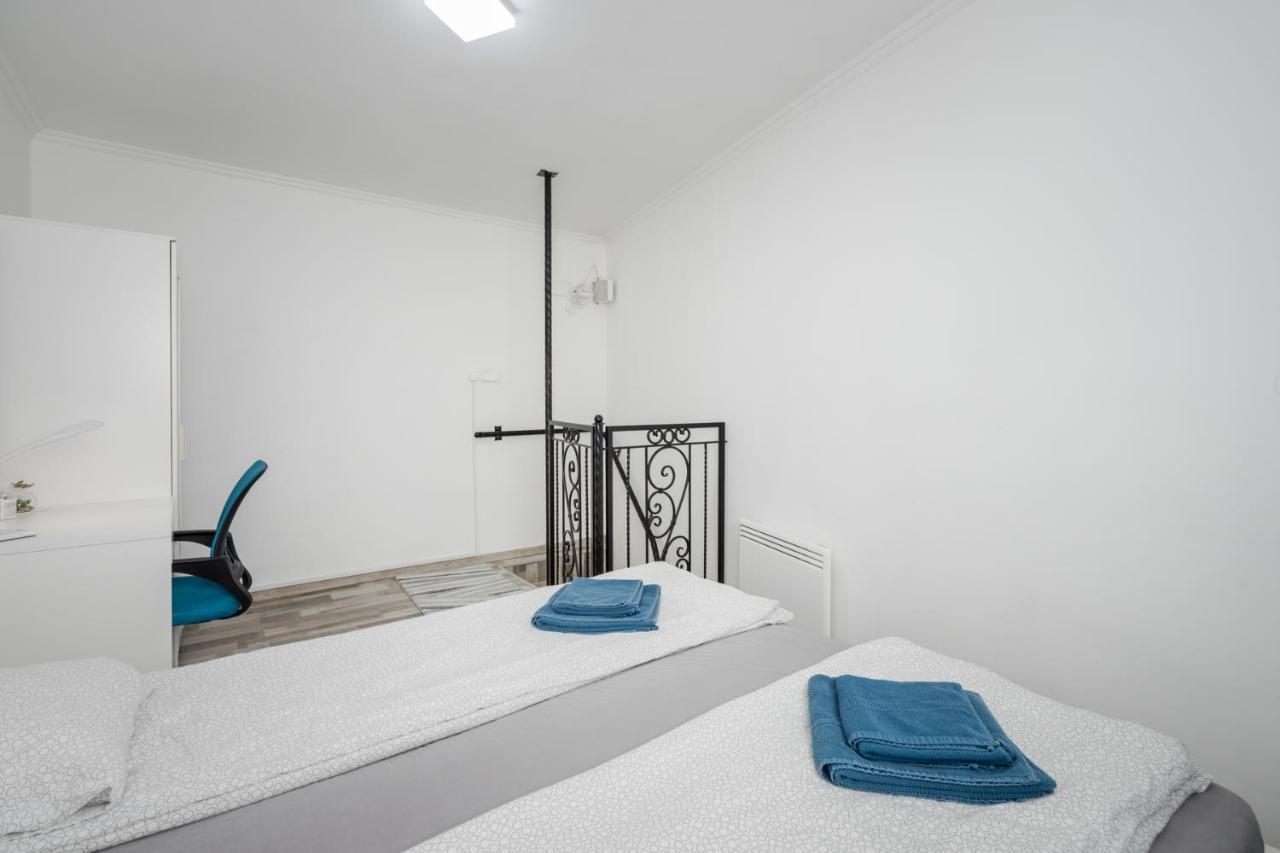 Bpr Simply Azure Apartment ブダペスト エクステリア 写真