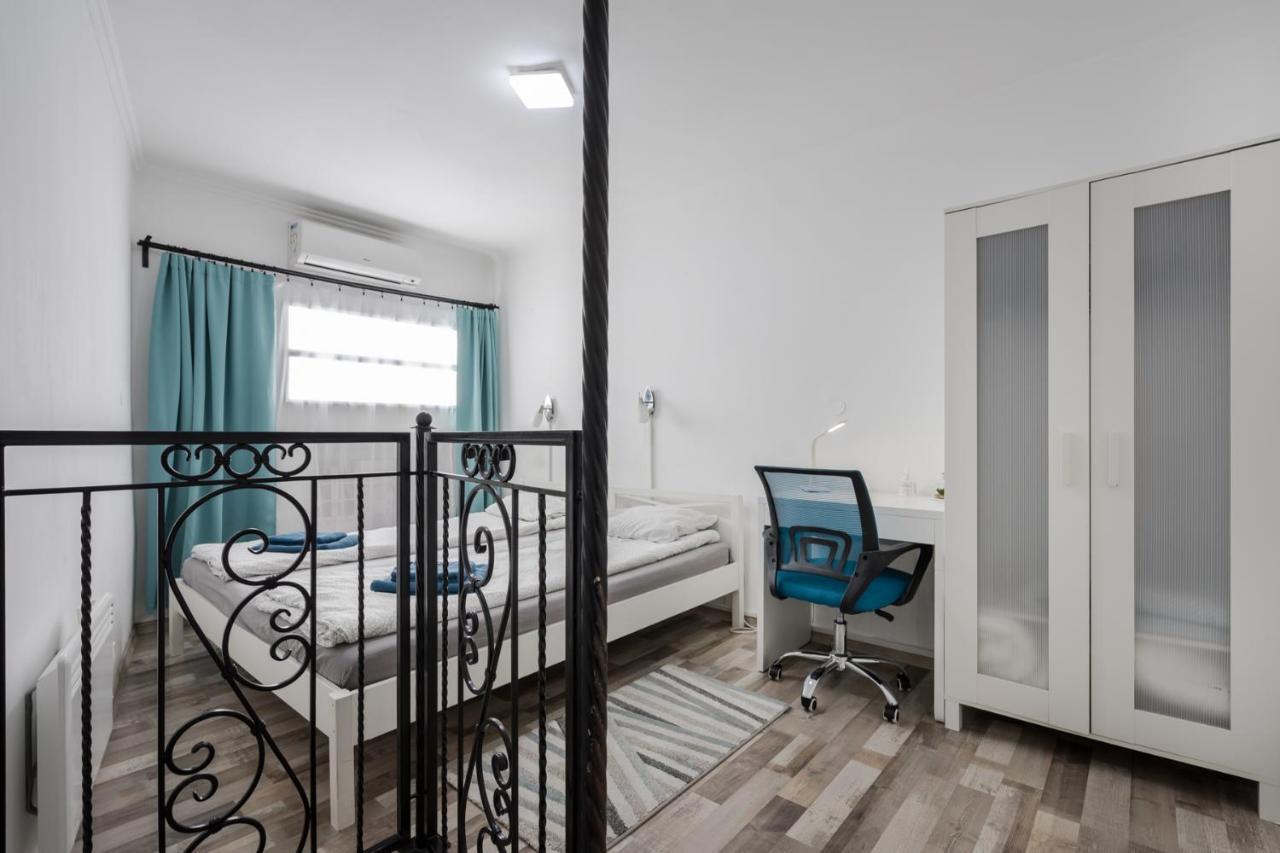 Bpr Simply Azure Apartment ブダペスト エクステリア 写真