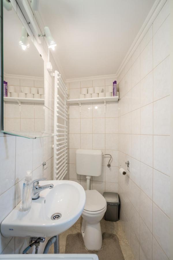 Bpr Simply Azure Apartment ブダペスト エクステリア 写真
